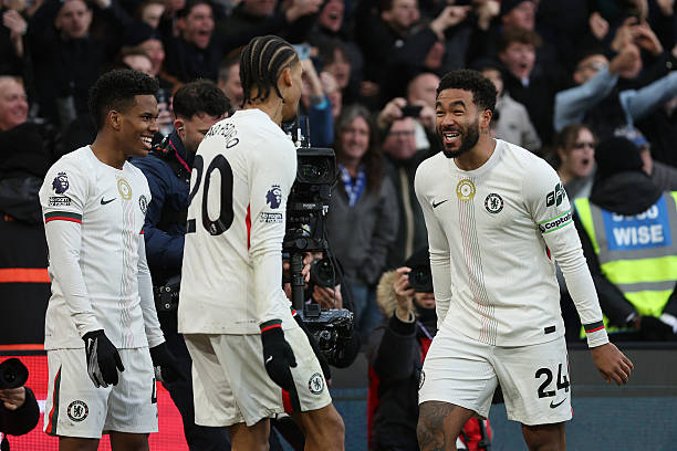 Chelsea hạ chủ nhà Crystal Palace 3-1 ở vòng 23 Ngoại hạng Anh.