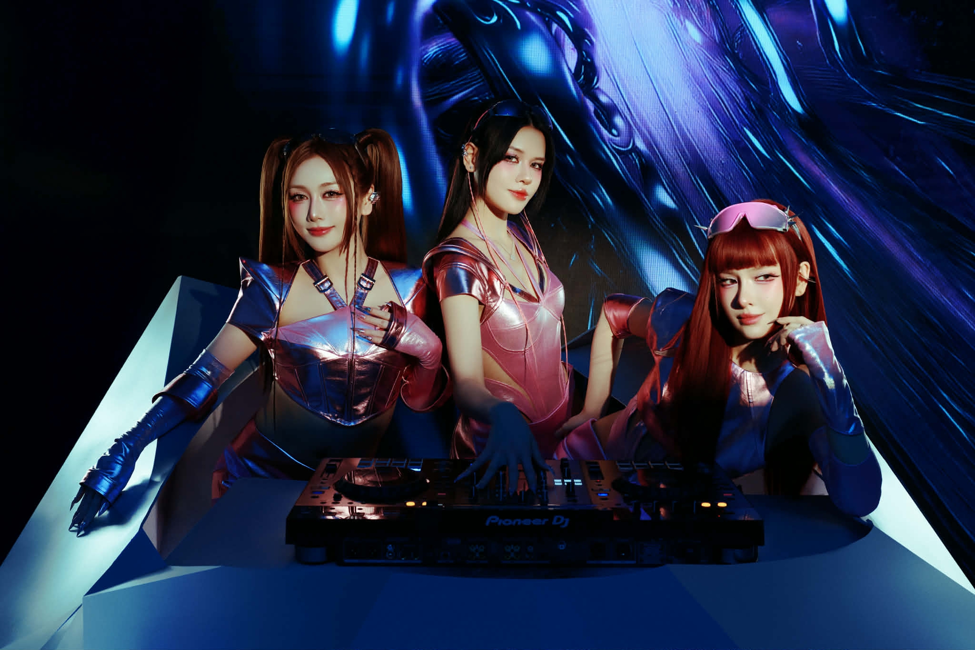 Nhóm nhạc Baby Power ra mắt với MV “Born To Shine” - Ảnh 4.