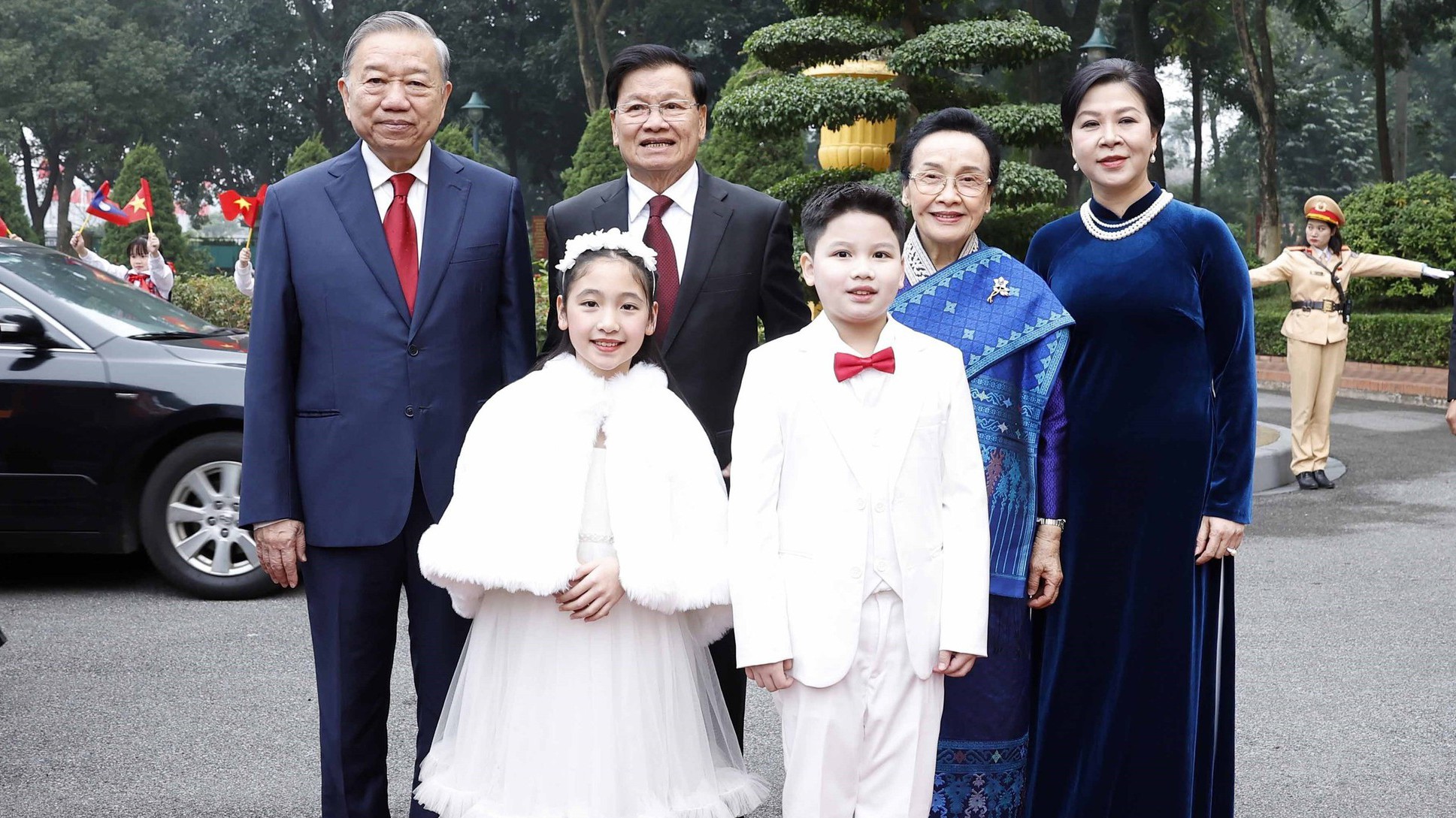 Tổng Bí thư, Chủ tịch nước Lào Thongloun Sisoulith và Phu nhân rời Hà Nội, kết thúc chuyến thăm cấp Nhà nước đến Việt Nam