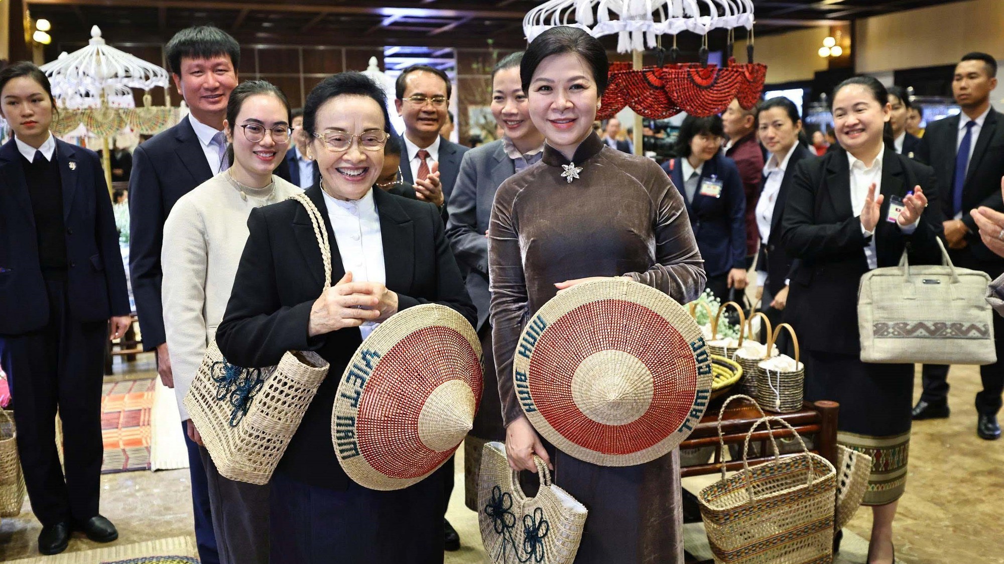 Phu nhân Tổng Bí thư Tô Lâm và Phu nhân Tổng Bí thư, Chủ tịch nước Lào thăm tỉnh Ninh Bình