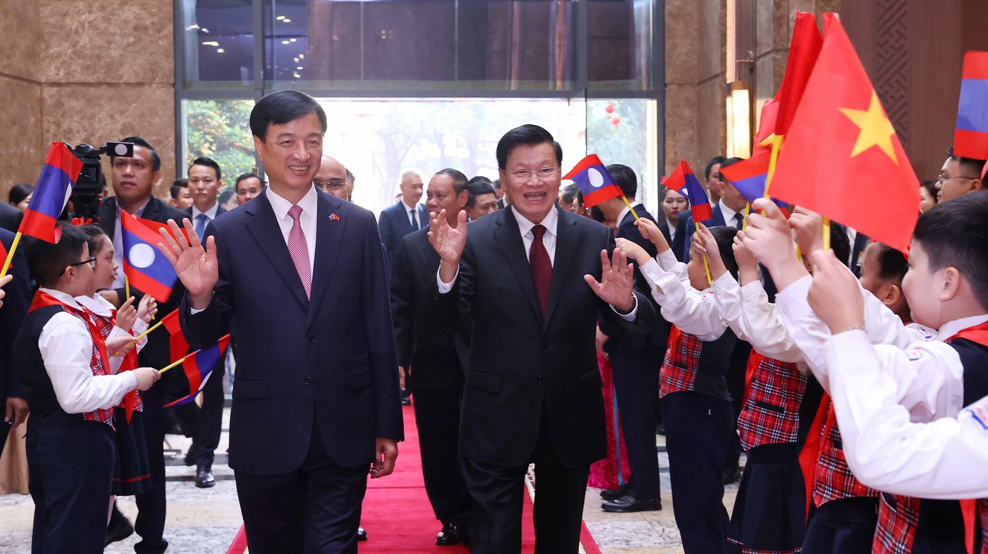 Không ngừng vun đắp, phát triển mối quan hệ đặc biệt Việt Nam - Lào