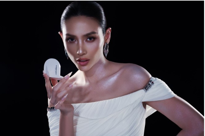 Võ Hoàng Yến trở lại thần thái cùng Trendy Beauty, khẳng định vị thế siêu mẫu khó thay thế - Ảnh 1.