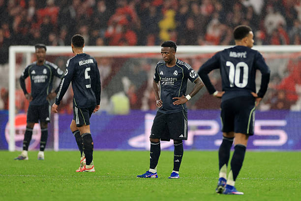 Real Madrid thua Benfica 2-3, phải đá play-off để kiếm vé vào vòng 1/8 Champions League