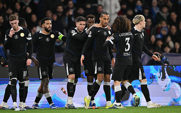 Chelsea tạo nên màn lội ngược dòng đầy cảm xúc khi đánh bại Napoli 3-2 ngay trên sân khách ở lượt đấu cuối vòng phân hạng Champions League Chelsea tạo nên màn lội ngược dòng đầy cảm xúc khi đánh bại Napoli 3-2 ngay trên sân khách ở lượt đấu cuối vòng phân hạng Champions League