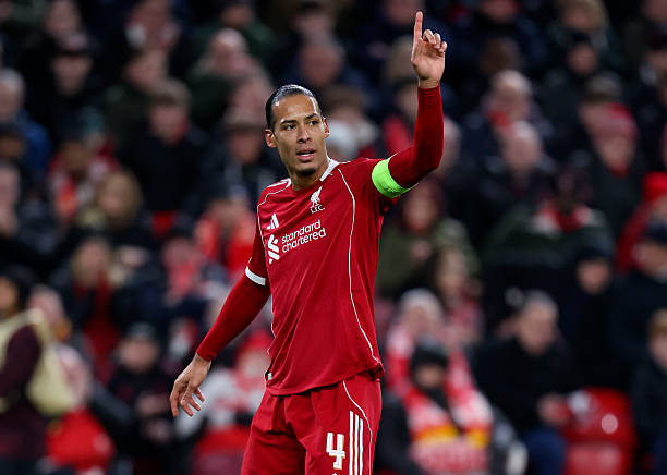 Van Dijk trở thành trung vệ đầu tiên trong lịch sử Champions League có tới 3 pha kiến tạo trong một trận đấu Van Dijk trở thành trung vệ đầu tiên trong lịch sử Champions League có tới 3 pha kiến tạo trong một trận đấu