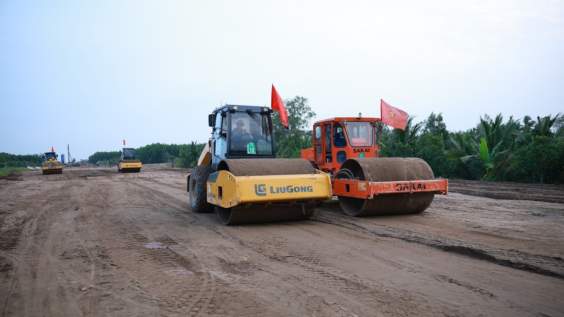 Thủ tướng yêu cầu đẩy nhanh tiến độ các dự án đầu tư xây dựng chào mừng Đại hội Đảng