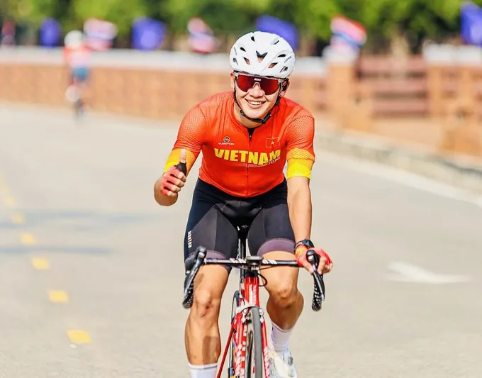 Phạm Lê Xuân Lộc sinh năm 2005, sở hữu phong cách thi đấu thông minh, khả năng đọc đường đua tốt, nước rút mạnh mẽ ở các chặng tốc độ cao, đồng thời tiến bộ rõ rệt ở khả năng leo đèo