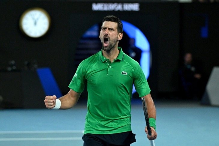 Djokovic tạo 'địa chấn' khi vượt qua Sinner, sẽ gặp Alcaraz ở chung kết Australian Open 2026 - Ảnh 1.