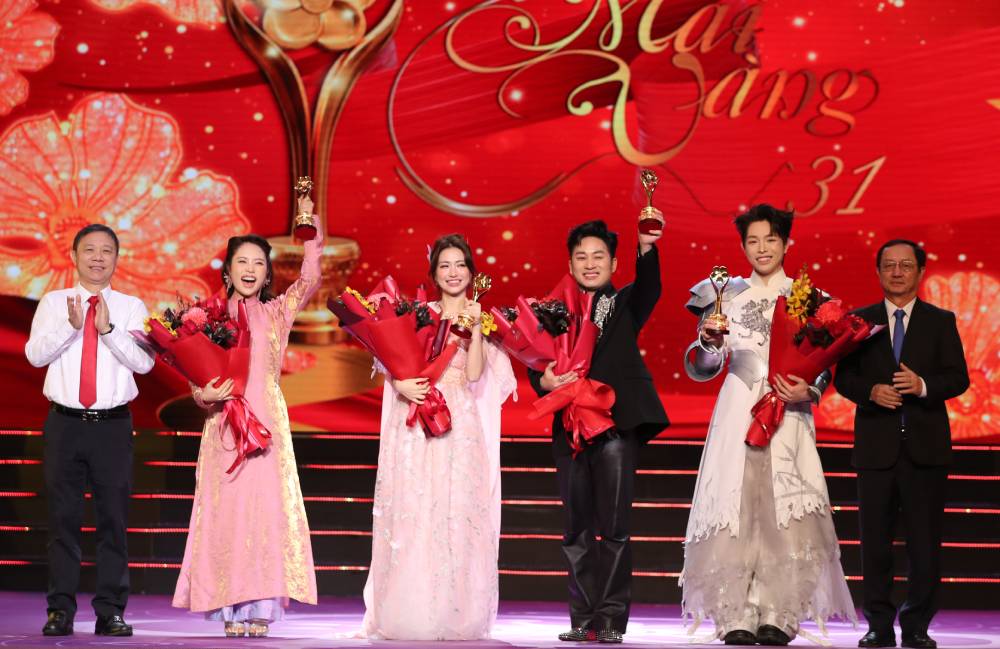 Tùng Dương, Soobin Hoàng Sơn thắng giải Mai Vàng - Ảnh 1.