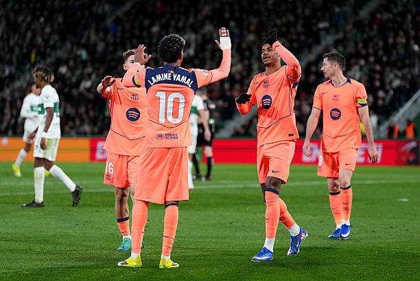 Rạng sáng 1/2, Barcelona tiếp tục khẳng định sức mạnh vượt trội tại La Liga khi giành chiến thắng 3-1 ngay trên sân của Elche ở vòng 22. Rạng sáng 1/2, Barcelona tiếp tục khẳng định sức mạnh vượt trội tại La Liga khi giành chiến thắng 3-1 ngay trên sân của Elche ở vòng 22.