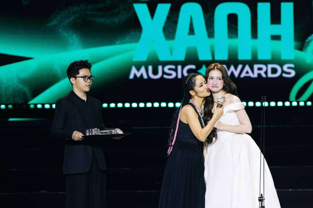 Hoà Minzy, Nguyễn Hùng giành chiến thắng áp đảo tại Làn sóng xanh 2025 - Ảnh 5. Hoà Minzy, Nguyễn Hùng giành chiến thắng áp đảo tại Làn sóng xanh 2025 - Ảnh 5.