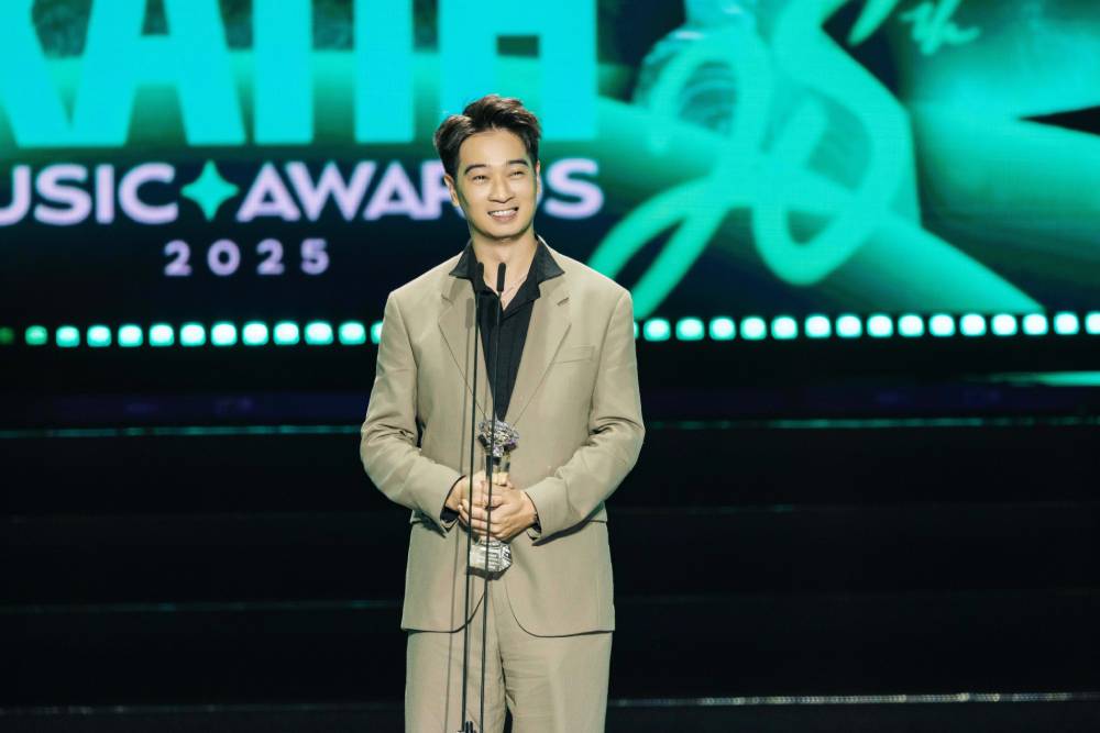 Hoà Minzy, Nguyễn Hùng giành chiến thắng áp đảo tại Làn sóng xanh 2025 - Ảnh 9. Hoà Minzy, Nguyễn Hùng giành chiến thắng áp đảo tại Làn sóng xanh 2025 - Ảnh 9.