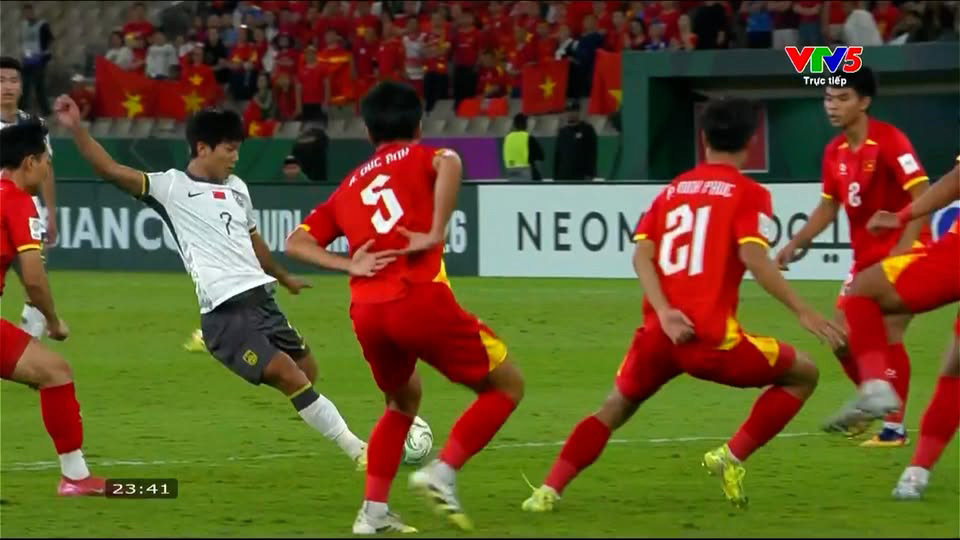 Đình Bắc dẫn trước sao Trung Quốc ở giải thưởng Bàn thắng đẹp nhất vòng knock-out U23 châu Á 2026 - Ảnh 2. Đình Bắc