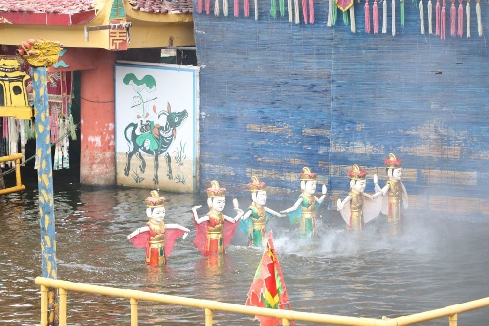 Những người "giữ lửa" cho múa rối nước Hồng Phong - Ảnh 1. Những người "giữ lửa" cho múa rối nước Hồng Phong - Ảnh 1.