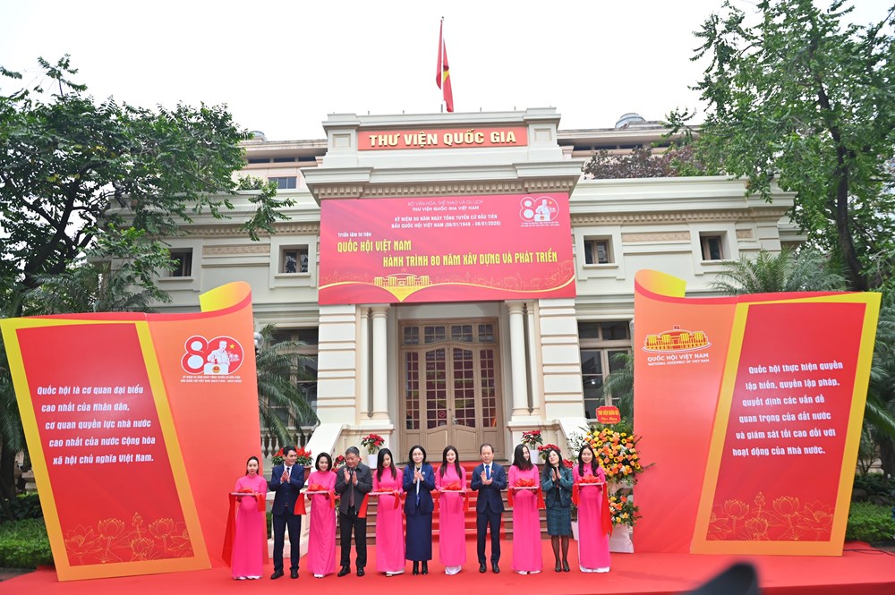 Hơn 800 tư liệu trưng bày tại triển lãm "Quốc hội Việt Nam - Hành trình 80 năm xây dựng và phát triển" - Ảnh 1.