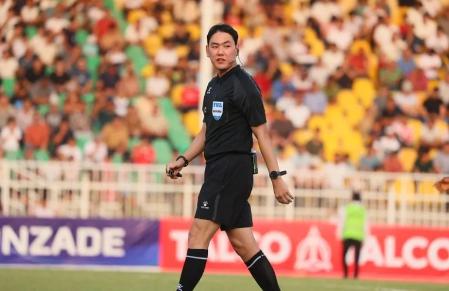 Trọng tài người Hàn Quốc bắt chính trận ra quân của U23 Việt Nam tại VCK U23 châu Á 2026 - Ảnh 1. Trọng tài người Hàn Quốc bắt chính trận ra quân của U23 Việt Nam tại VCK U23 châu Á 2026 - Ảnh 1.