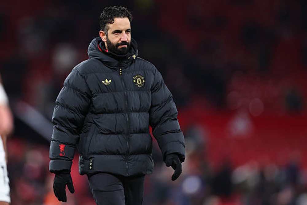 Ruben Amorim đã rời Old Trafford với khoản bồi thường lên tới 10 triệu bảng Anh vào thứ Hai, sau khi bị Manchester United sa thải khỏi vị trí HLV trưởng chỉ sau 14 tháng nắm quyền.