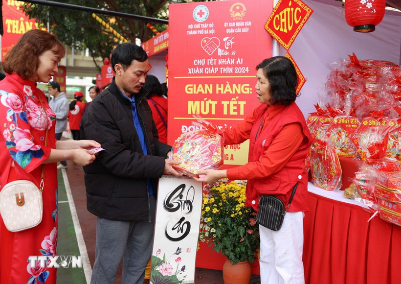 Tết Bính Ngọ 2026: Nhiều chính sách của Đảng và Nhà nước chăm lo cho người dân đón Tết đầm ấm, an vui - Ảnh 1. Tết Bính Ngọ 2026: Nhiều chính sách của Đảng và Nhà nước chăm lo cho người dân đón Tết đầm ấm, an vui - Ảnh 1.