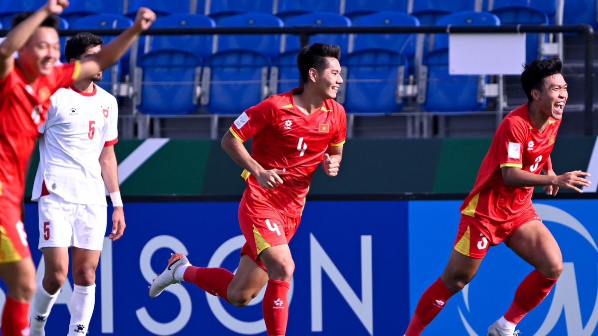 AFC cho Hiểu Minh 'lên sóng', nói điều đặc biệt về trung vệ số một U23 Việt Nam