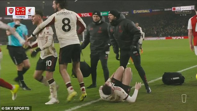 Sao Arsenal có hành vi 'đáng xấu hổ' trong trận hòa thất vọng với Liverpool - Ảnh 2. Sao Arsenal có hành vi 'đáng xấu hổ' trong trận hòa thất vọng với Liverpool - Ảnh 2.