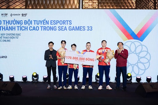 Garena Việt Nam trao tặng hơn 1 tỷ đồng cho đội Thể thao điện tử dự SEA Games 2025 - Ảnh 5.