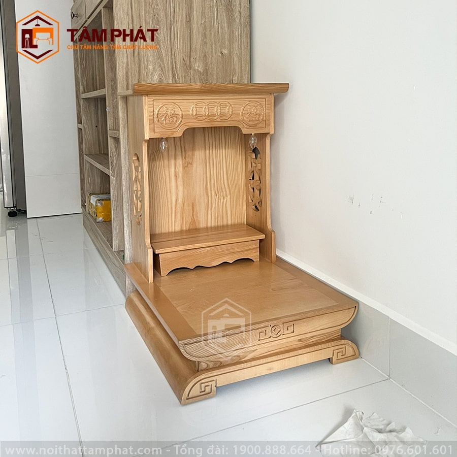 Top 5 mẫu bàn thờ Ông Địa Thần Tài và cách bày trí - Ảnh 1.