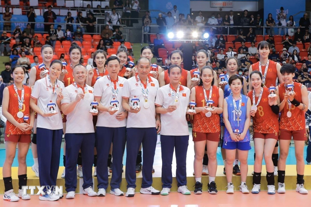 Tin nóng thể thao sáng 9/1: Nhà báo của Liên đoàn châu Á thừa nhận sự thật về ĐT bóng chuyền nữ Việt Nam - Ảnh 1.