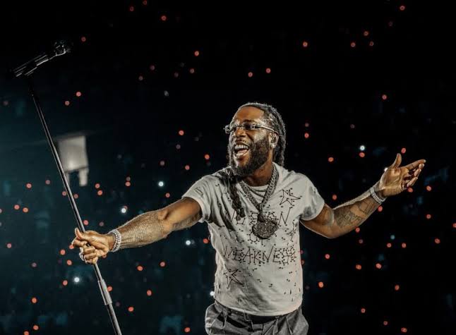 Burna Boy trở lại Stade de France trong cột mốc lịch sử của NFL - Ảnh 6. Burna Boy trở lại Stade de France trong cột mốc lịch sử của NFL - Ảnh 6.