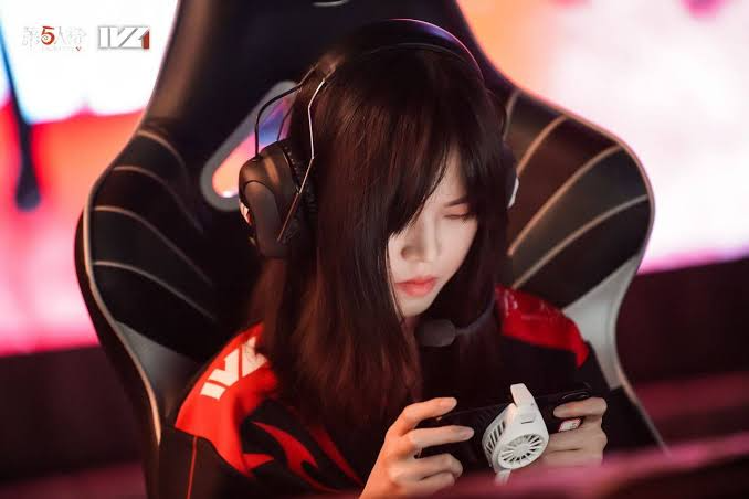 Nữ VĐV đầu tiên trong lịch sử giành HCV Esports tại ASIAD - Ảnh 1. Nữ VĐV đầu tiên trong lịch sử giành HCV Esports tại ASIAD - Ảnh 1.