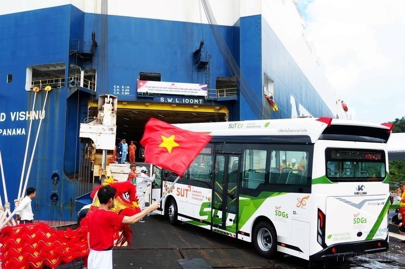 Ngày Doanh nhân Việt Nam (13/10): Doanh nhân Việt Nam đóng góp to lớn vào sự nghiệp đổi mới và phát triển đất nước - Ảnh 3. Ngày Doanh nhân Việt Nam (13/10): Doanh nhân Việt Nam đóng góp to lớn vào sự nghiệp đổi mới và phát triển đất nước - Ảnh 3.