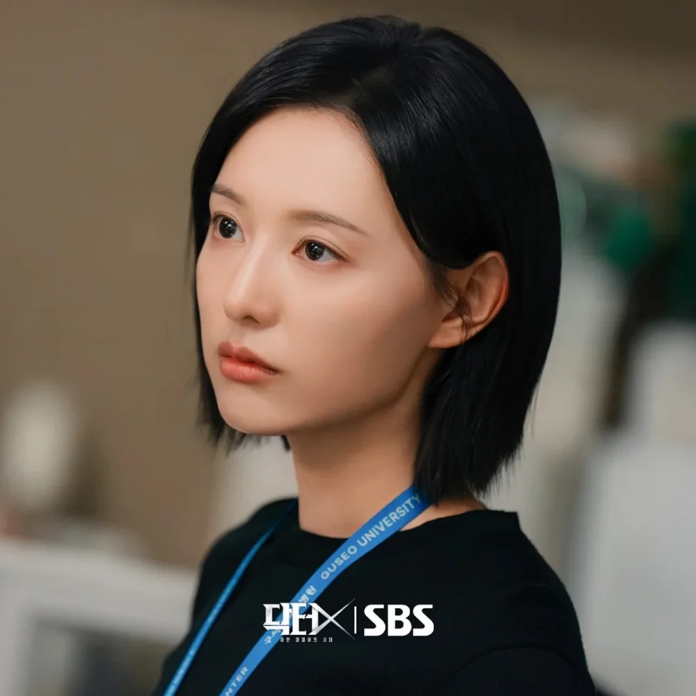 Kim Ji Won gây sốt với màn "lột xác" trong "Doctor X" - Ảnh 7. Kim Ji Won gây sốt với màn "lột xác" trong "Doctor X" - Ảnh 7.