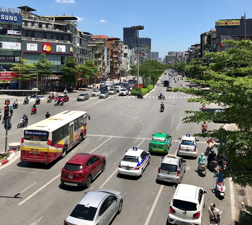 Dự báo thời tiết ngày 15/10: Hà Nội nắng nóng 34 độ, Nam Bộ chiều tối mưa dông - Ảnh 1. Dự báo thời tiết ngày 15/10: Hà Nội nắng nóng 34 độ, Nam Bộ chiều tối mưa dông - Ảnh 1.