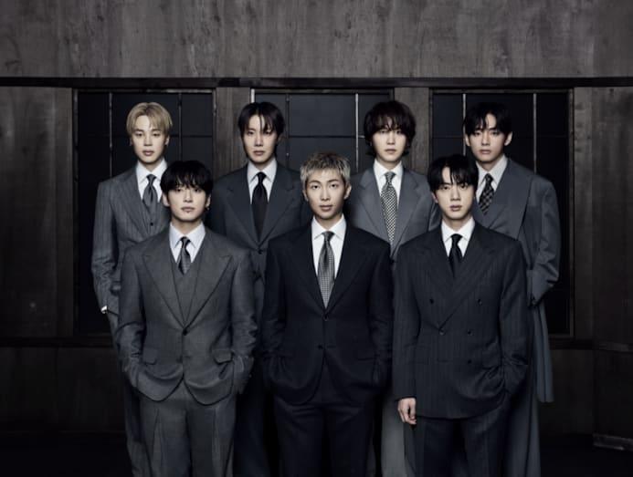 BTS trở thành nhóm nhạc đầu tiên trong lịch sử vượt mốc 10 tỷ lượt nghe trên Spotify trong một năm - Ảnh 1. BTS trở thành nhóm nhạc đầu tiên trong lịch sử vượt mốc 10 tỷ lượt nghe trên Spotify trong một năm - Ảnh 1.