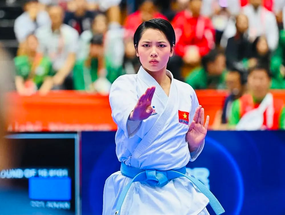 Bùi Ngọc Nhi dừng bước sớm tại Giải vô địch karate trẻ thế giới, Cẩm Tú vào chung kết - Ảnh 1. Bùi Ngọc Nhi dừng bước sớm tại Giải vô địch karate trẻ thế giới, Cẩm Tú vào chung kết - Ảnh 1.