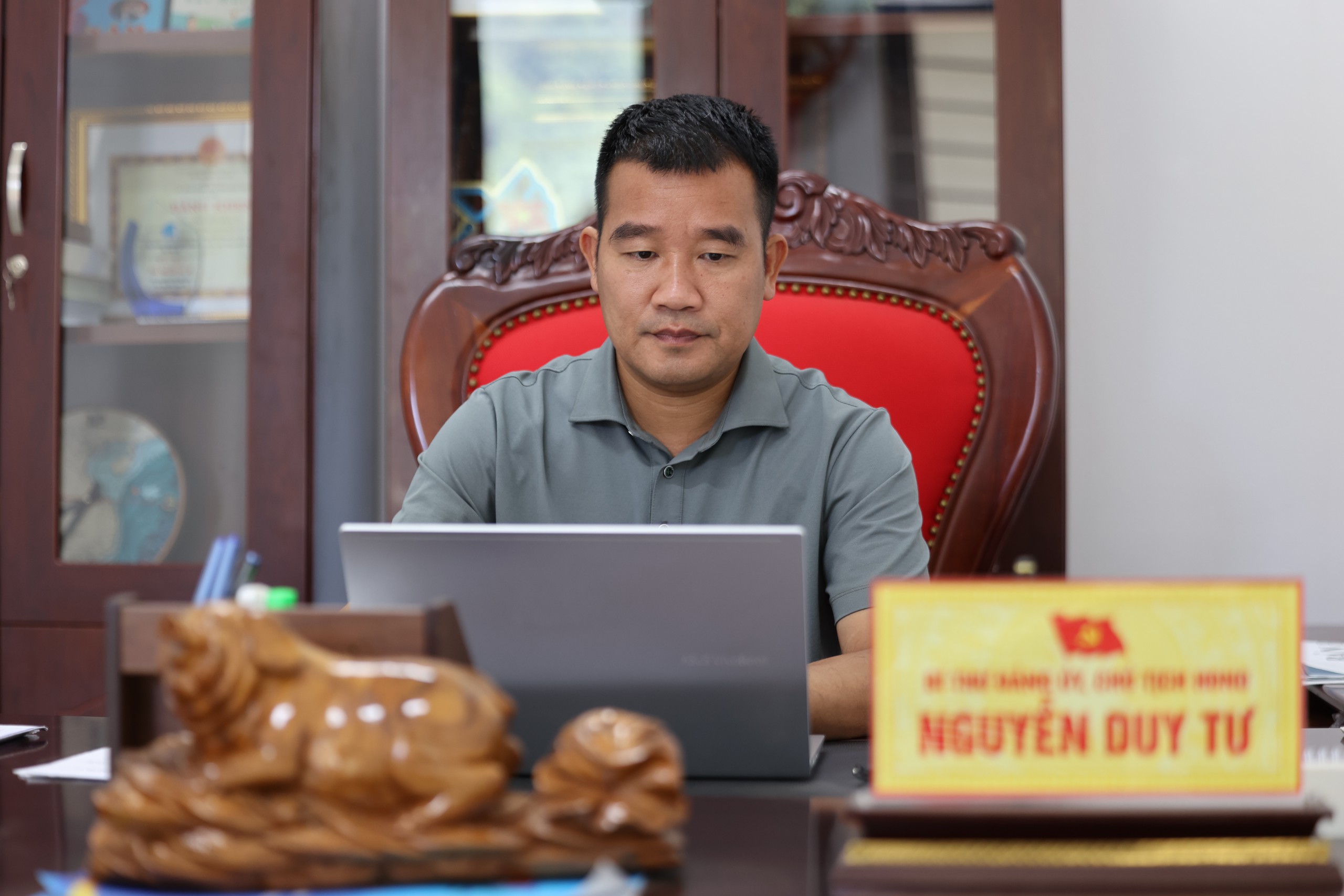 Ông Nguyễn Duy Tư, Bí thư Đảng ủy, Chủ tịch HĐND xã Vân Sơn, tỉnh Phú Thọ. Ảnh: Mộng Thìn