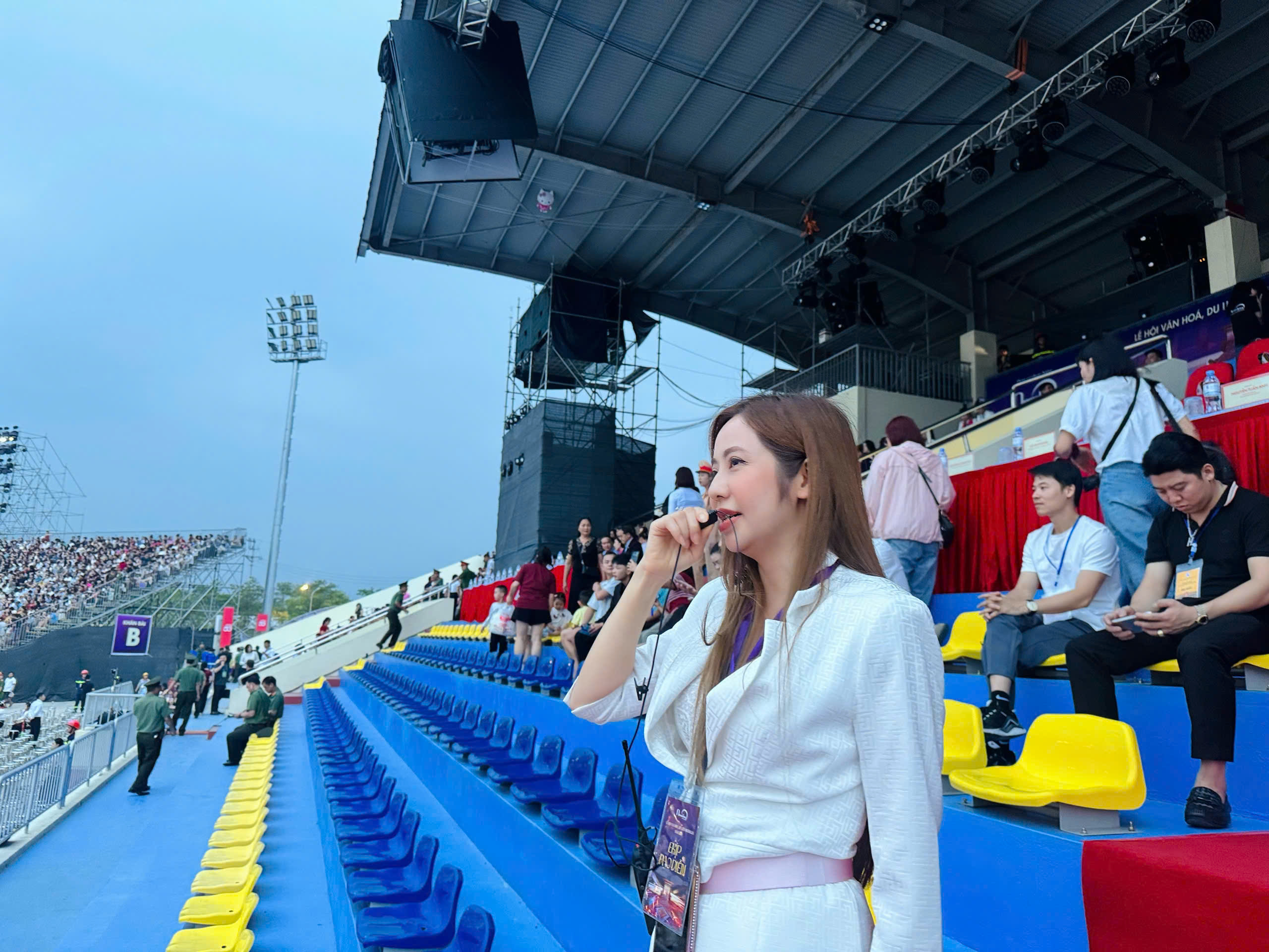 Công nghiệp văn hóa là đây - Mường Lò vỡ òa trong "Xòe Thái - Trọn một vòng yêu" - Ảnh 12.