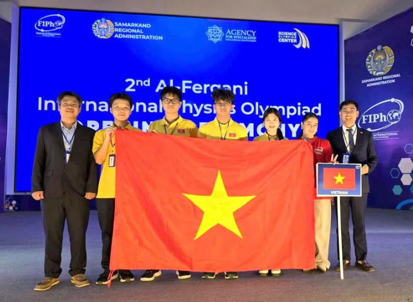4/4 học sinh Việt Nam đoạt huy chương Olympic Vật lí Quốc tế Al-Fergani - Ảnh 1. 4/4 học sinh Việt Nam đoạt huy chương Olympic Vật lí Quốc tế Al-Fergani - Ảnh 1.