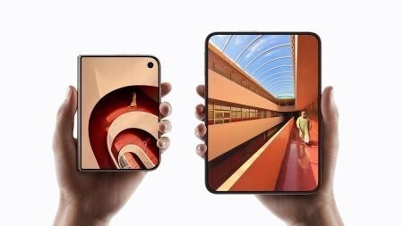 iPhone Duo tạo bất ngờ ngay ngày đầu mở bán - Ảnh 1.