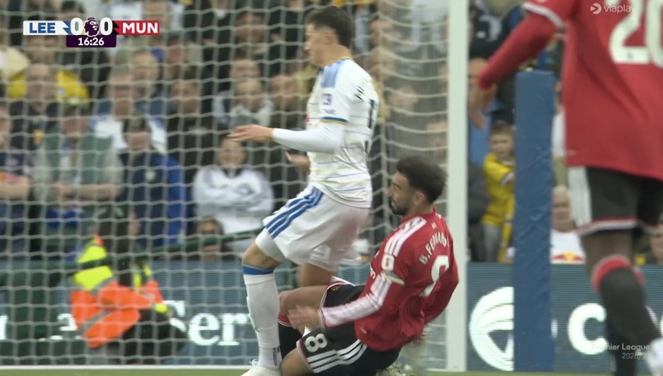 TRỰC TIẾP bóng đá Leeds vs MU (0-1, hiệp 1): Mbeumo mở tỷ số - Ảnh 4.