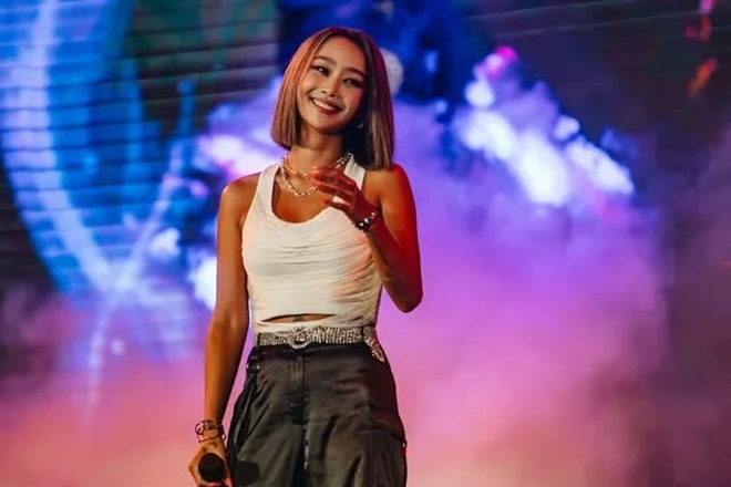 Hyolyn lần đầu trình diễn "ONE SONG ONE PEACE", lan tỏa thông điệp hòa bình tại Paris - Ảnh 7. Hyolyn lần đầu trình diễn "ONE SONG ONE PEACE", lan tỏa thông điệp hòa bình tại Paris - Ảnh 7.