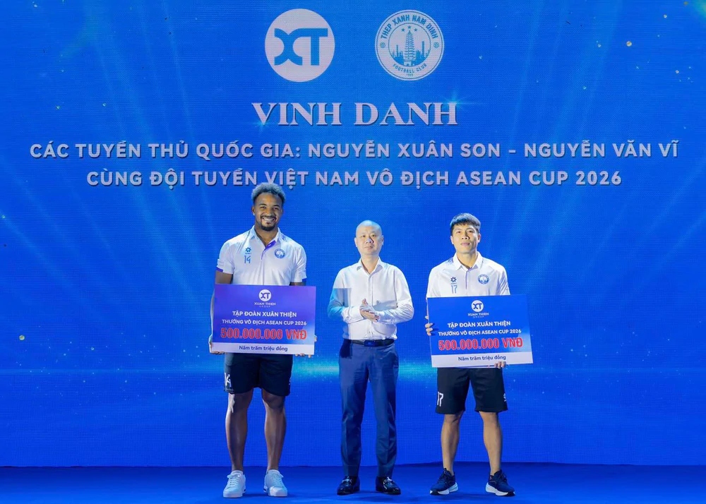 Xuân Son nổi tiếng và giàu có nhờ bóng đá Việt Nam, nay cùng vợ lấn sân kinh doanh - Ảnh 3.