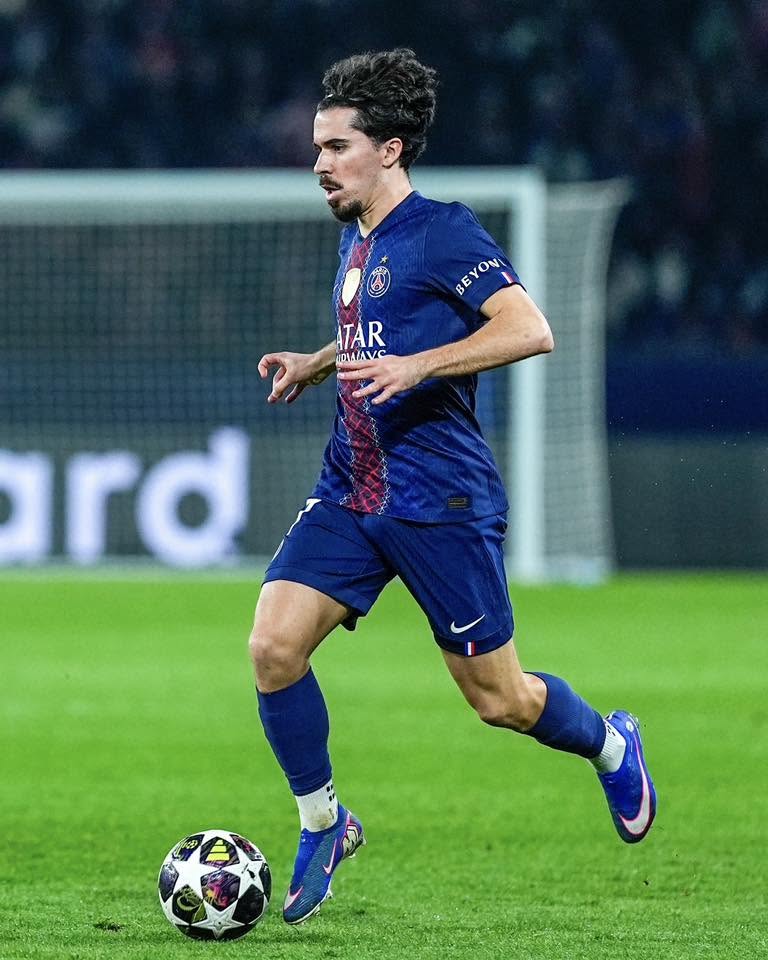 Tiền vệ Vitinha khẳng định Paris Saint-Germain không e ngại Lamine Yamal trước cuộc đối đầu với Barcelona tại Champions League, Ảnh: FBNV