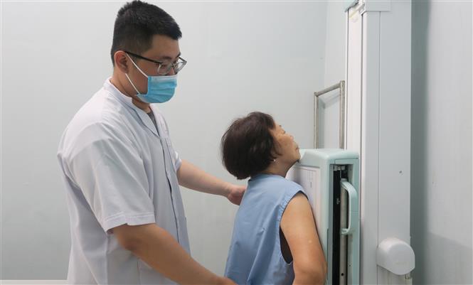 Thành phố Hồ Chí Minh mở rộng khám sức khỏe miễn phí cho toàn bộ người dân có xác nhận thông tin nơi ở trên VNeID - Ảnh 1. Thành phố Hồ Chí Minh mở rộng khám sức khỏe miễn phí cho toàn bộ người dân có xác nhận thông tin nơi ở trên VNeID - Ảnh 1.