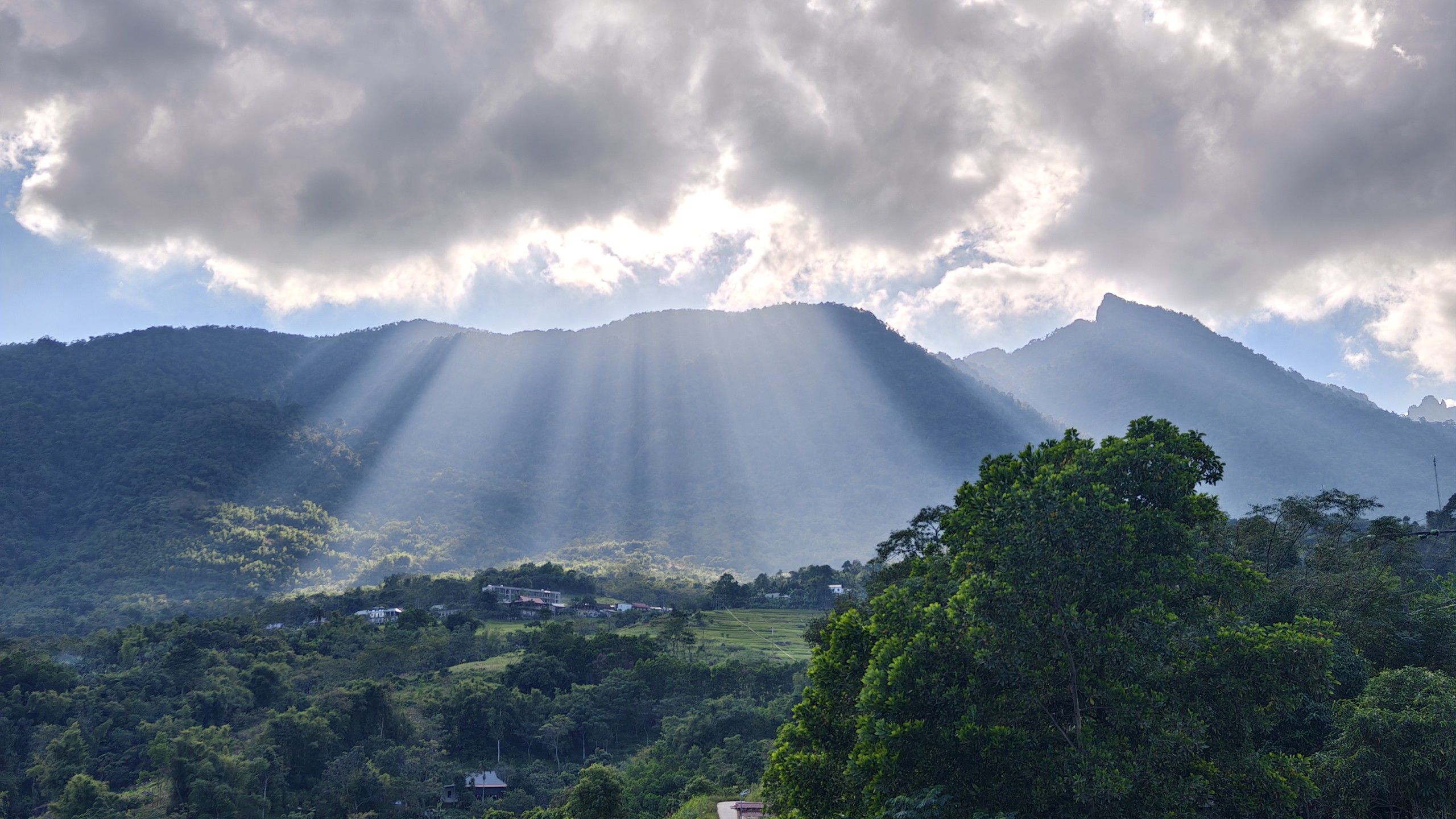 Đường vào Kho Mường. Ảnh: Huy Thông