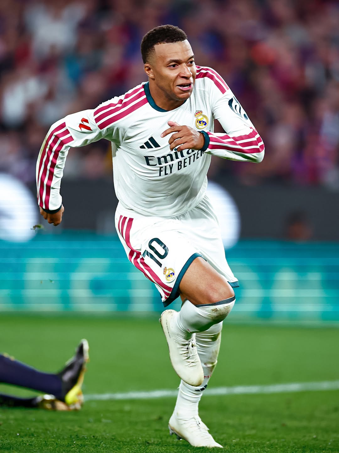 ĐIỂM NHẤN Barcelona 1-2 Real Madrid: Mourinho thắng lớn nhờ Mbappe, Barca trả giá vì Yamal - Ảnh 2. ĐIỂM NHẤN Barcelona 1-2 Real Madrid: Mourinho thắng lớn nhờ Mbappe, Barca trả giá vì Yamal - Ảnh 2.