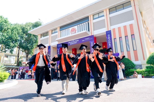 Doanh nghiệp đánh giá cao năng lực thực chiến của sinh viên BTEC FPT Đà Nẵng, ngay tại lễ tốt nghiệp - Ảnh 1. Doanh nghiệp đánh giá cao năng lực thực chiến của sinh viên BTEC FPT Đà Nẵng, ngay tại lễ tốt nghiệp - Ảnh 1.