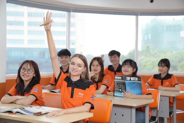Doanh nghiệp đánh giá cao năng lực thực chiến của sinh viên BTEC FPT Đà Nẵng, ngay tại lễ tốt nghiệp - Ảnh 4. Doanh nghiệp đánh giá cao năng lực thực chiến của sinh viên BTEC FPT Đà Nẵng, ngay tại lễ tốt nghiệp - Ảnh 4.