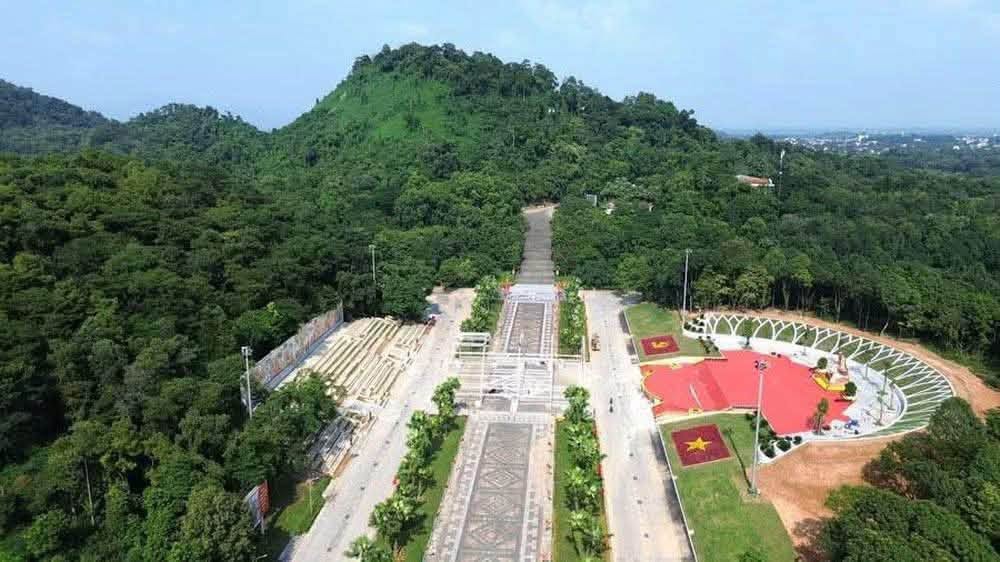 Chung kết Olympia năm thứ 26: Hai trường chuyên lần đầu có điểm cầu truyền hình - Ảnh 3. Chung kết Olympia năm thứ 26: Hai trường chuyên lần đầu có điểm cầu truyền hình - Ảnh 3.