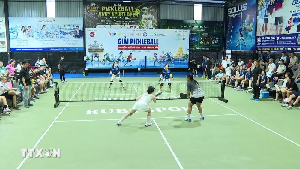 Kiều bào tại thủ đô của Lào sôi nổi tham gia giải pickleball hưởng ứng Ngày hội Đại đoàn kết toàn dân tộc - Ảnh 3. Kiều bào tại thủ đô của Lào sôi nổi tham gia giải pickleball hưởng ứng Ngày hội Đại đoàn kết toàn dân tộc - Ảnh 3.