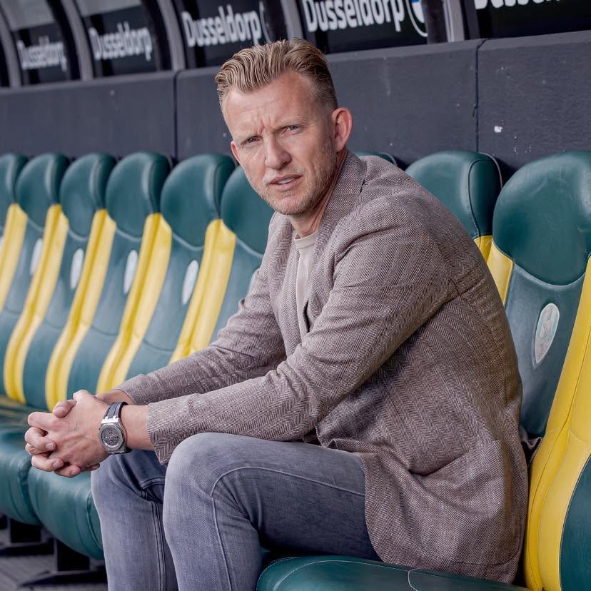 Fenerbahce bổ nhiệm cựu tiền đạo người Hà Lan Dirk Kuyt làm HLV tạm quyền. Ảnh: FBNV Fenerbahce bổ nhiệm cựu tiền đạo người Hà Lan Dirk Kuyt làm HLV tạm quyền. Ảnh: FBNV